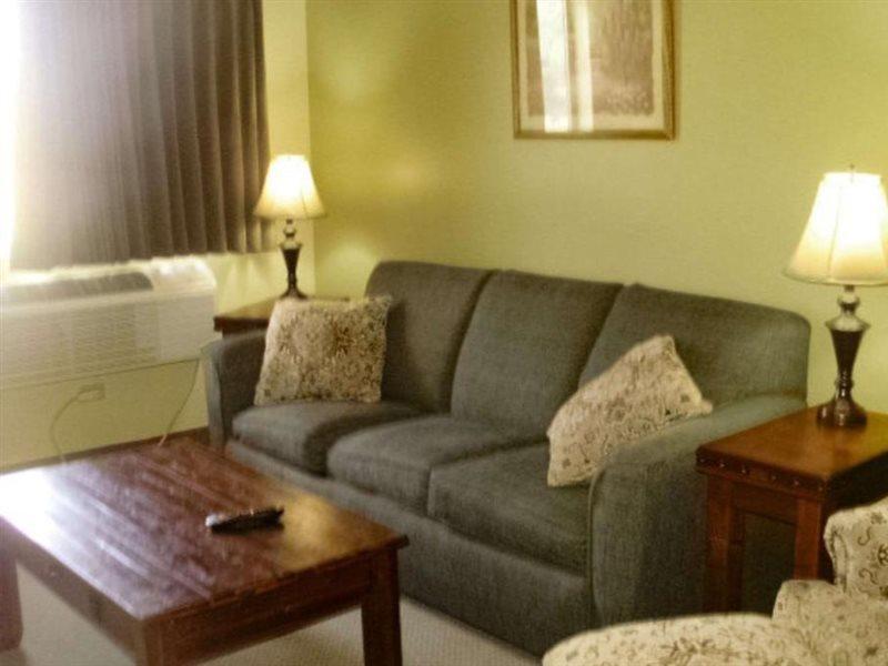 Quality Inn & Suites Warren Esterno foto