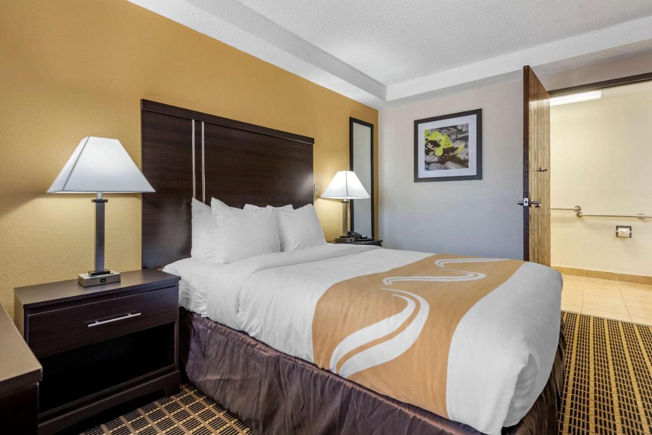 Quality Inn & Suites Warren Esterno foto
