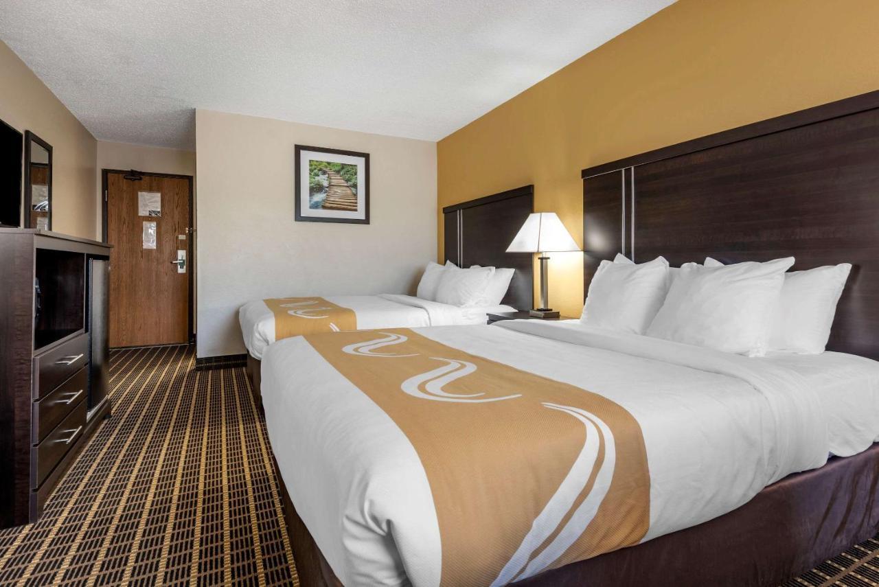 Quality Inn & Suites Warren Esterno foto