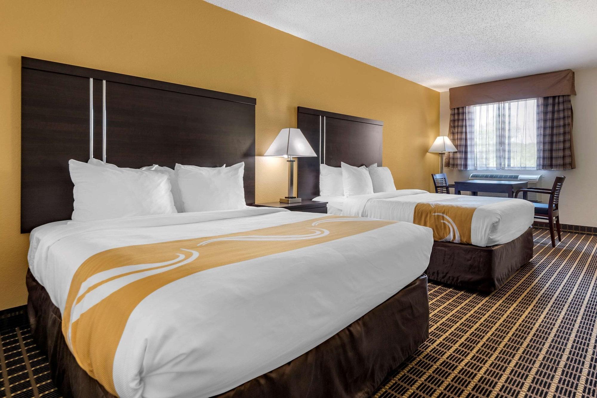 Quality Inn & Suites Warren Esterno foto