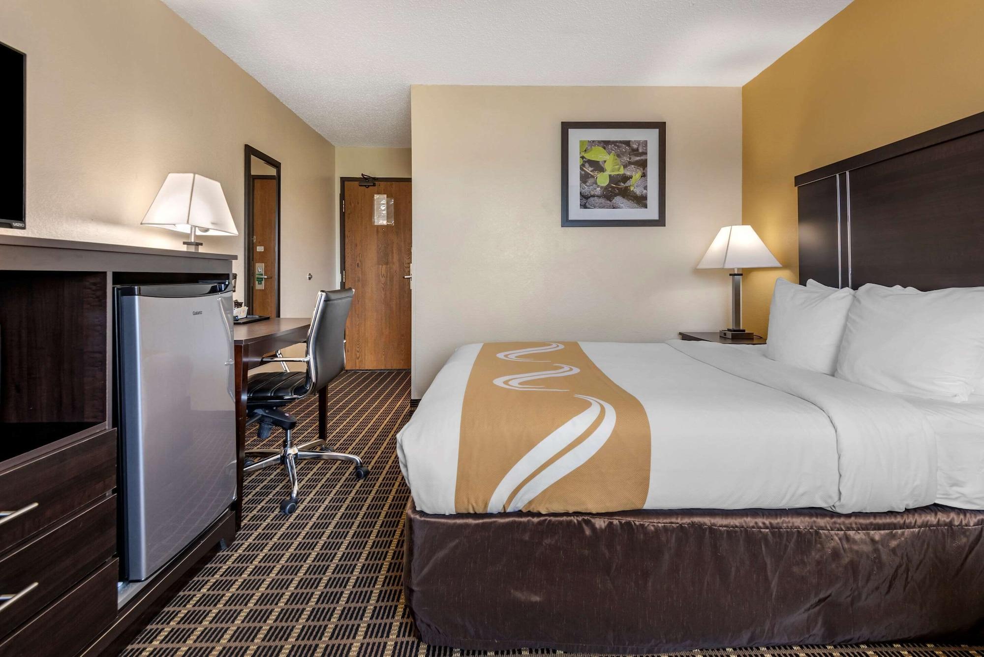 Quality Inn & Suites Warren Esterno foto