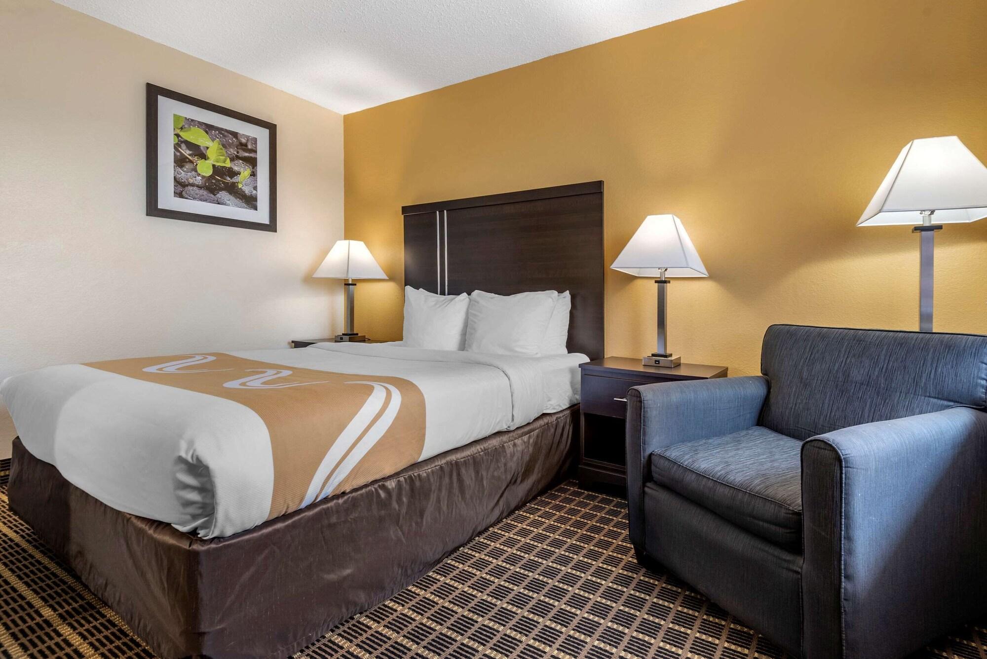 Quality Inn & Suites Warren Esterno foto