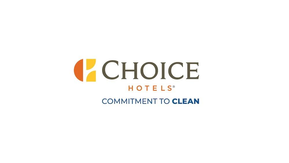Quality Inn & Suites Warren Esterno foto